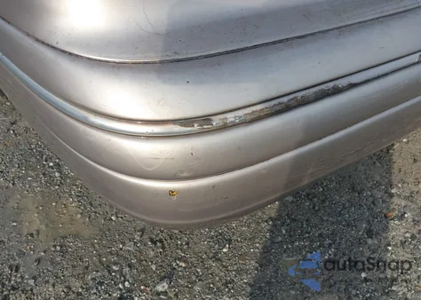 1995 Mercury Grand Marquis Gs z USA, uszkodzony, nr VIN 2MELM74W1SX677232